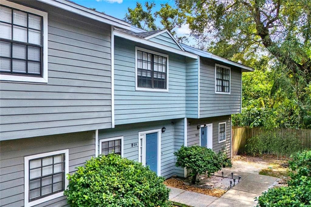 1910 W SLIGH AVENUE UNIT D104 - 2bd/3ba - $225,000 - TAMPA, FL