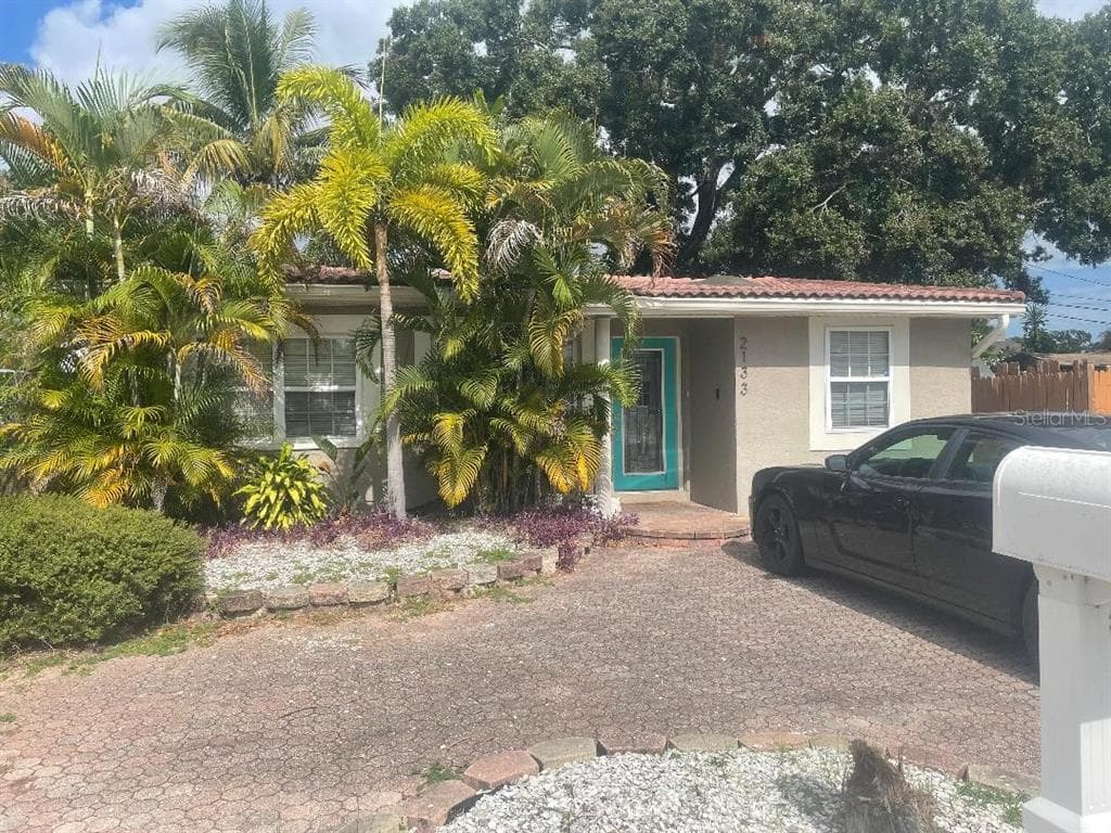 2133 43RD AVENUE N - 3bd/2ba - $275,000 - ST PETERSBURG, FL