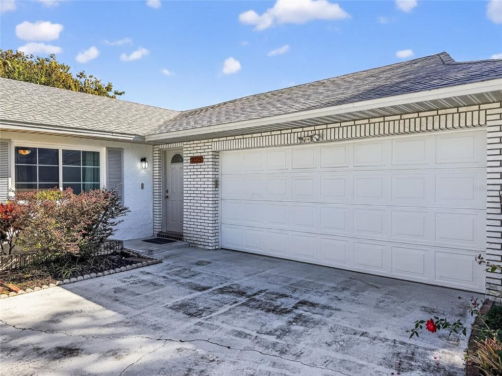 3729 CAPETOWN DRIVE - Interior/Exterior Photo 4 - ORLANDO, FL