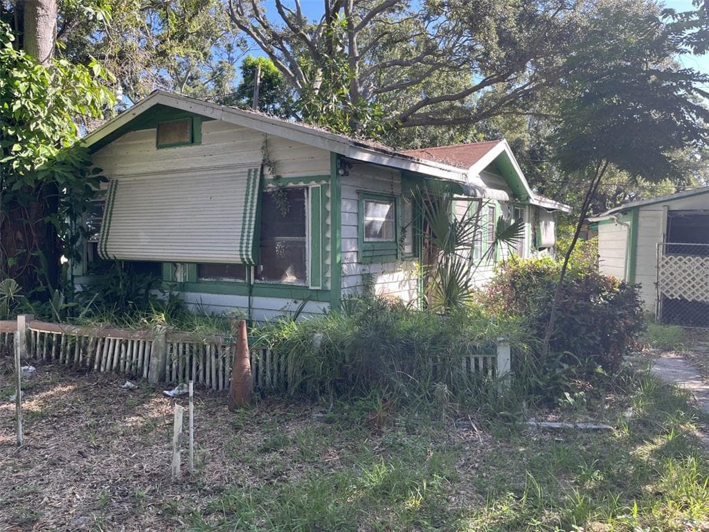 2026 SEMINOLE BOULEVARD S - 2bd/1ba - $159,900 - ST PETERSBURG, FL