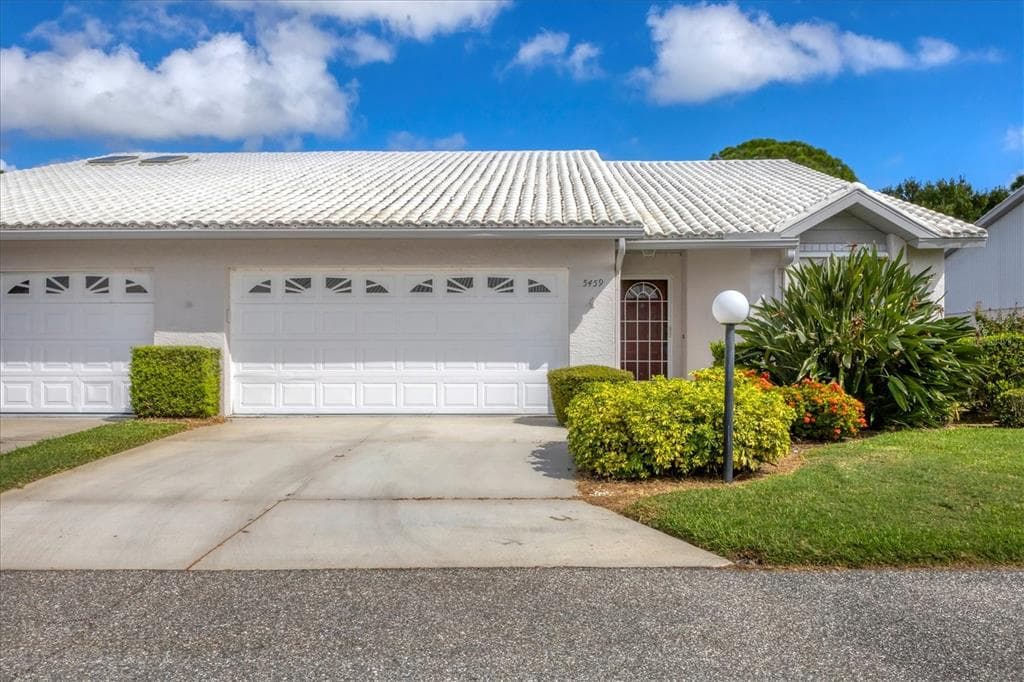 5459 KELLY DRIVE UNIT 24 - 3bd/2ba - $297,500 - SARASOTA, FL