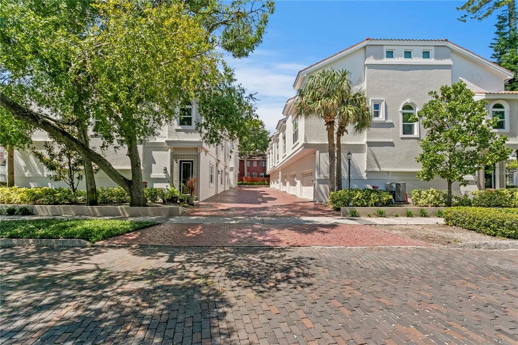 220 7TH AVENUE N UNIT 220 - 3bd/3ba - $895,000 - ST PETERSBURG, FL