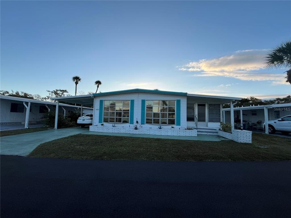 609 CERVINA DRIVE - 2bd/2ba - $184,000 - VENICE, FL
