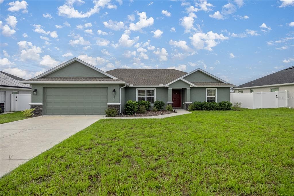 4978 SW 91ST STREET - 3bd/2ba - $315,000 - OCALA, FL