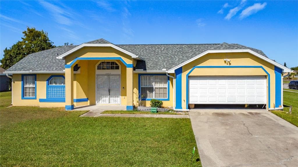 2452 BEL AIR CIRCLE - 4bd/3ba - $319,000 - KISSIMMEE, FL