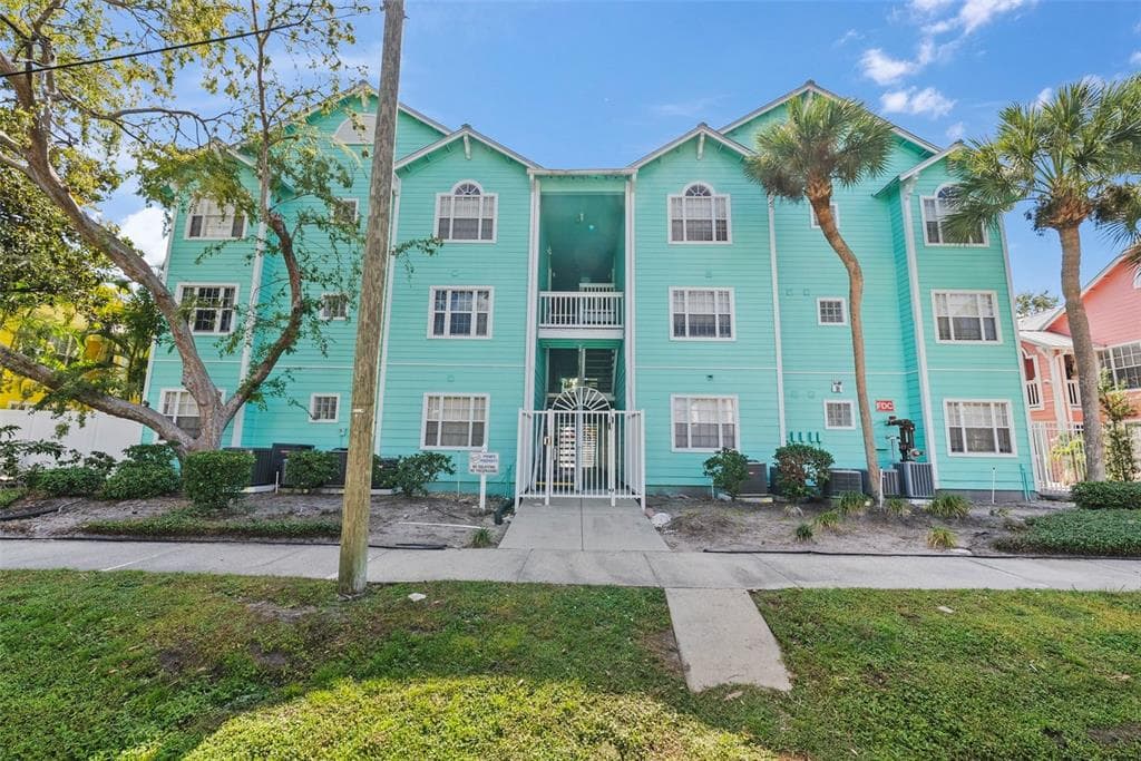 3002 W CLEVELAND STREET UNIT B10 - 2bd/2ba - $315,000 - TAMPA, FL