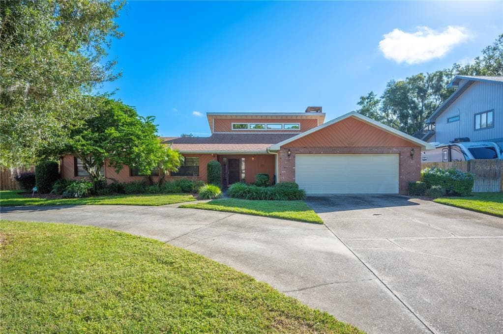 1122 CYPRESS POINT W - 3bd/3ba - $450,000 - WINTER HAVEN, FL