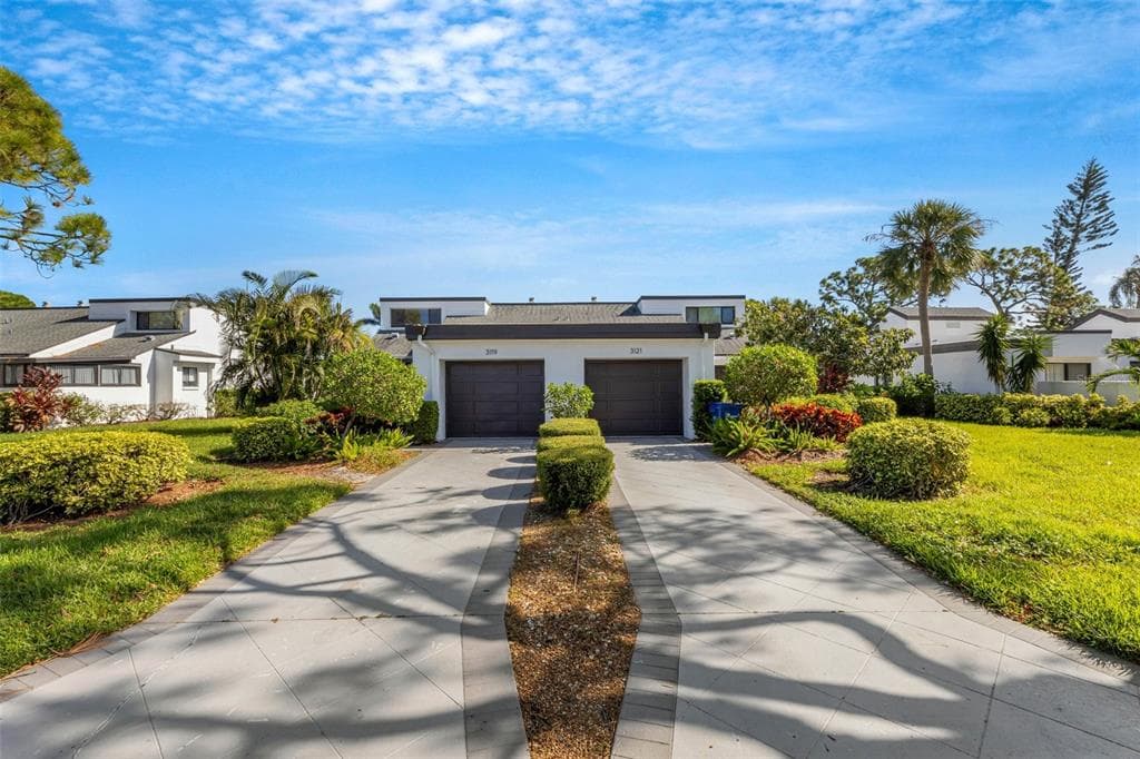 3119 HEATHERWOOD LANE - 3bd/2ba - $319,900 - SARASOTA, FL