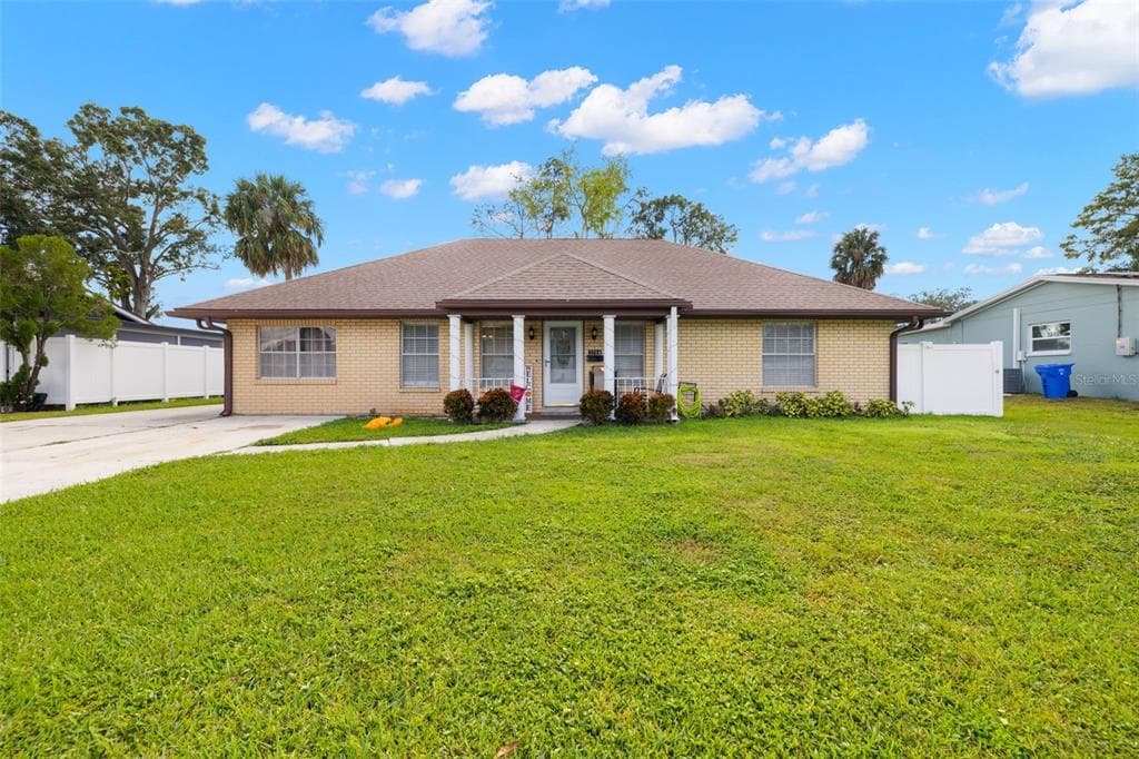 7706 W ELM STREET - 4bd/2ba - $420,000 - TAMPA, FL