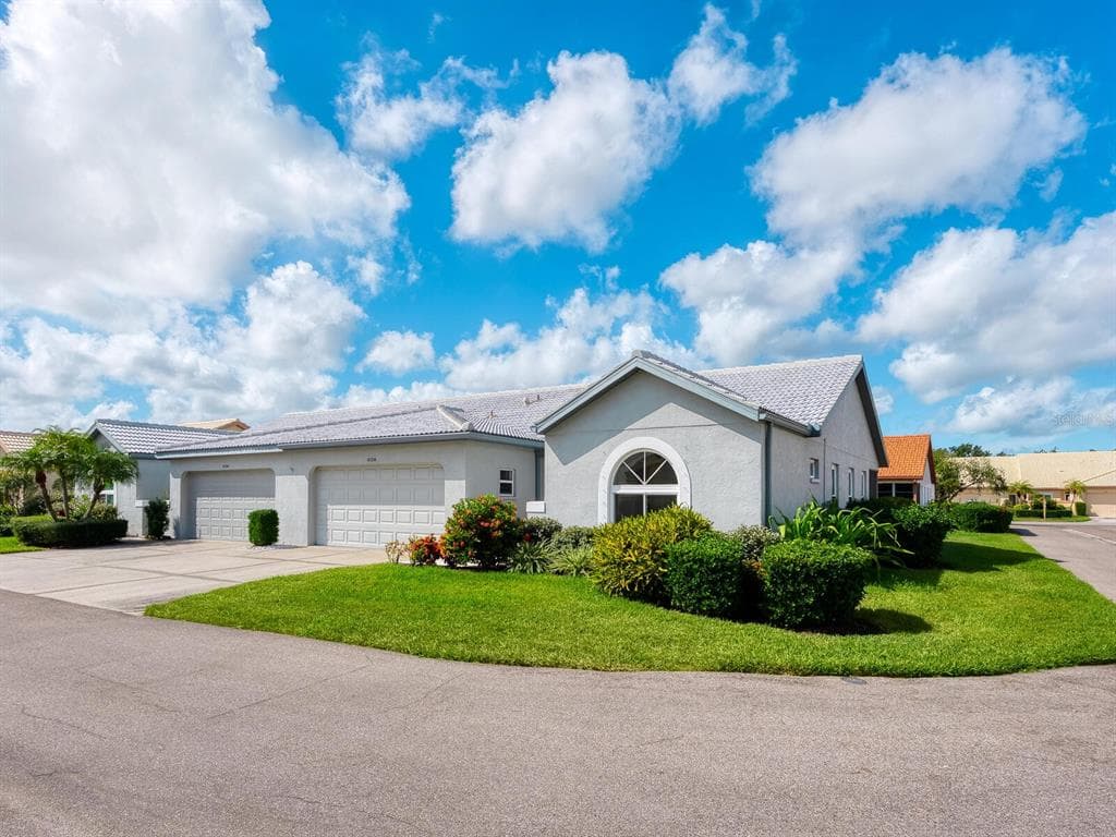 4124 ROSAS AVENUE UNIT 3081 - 2bd/2ba - $319,000 - SARASOTA, FL