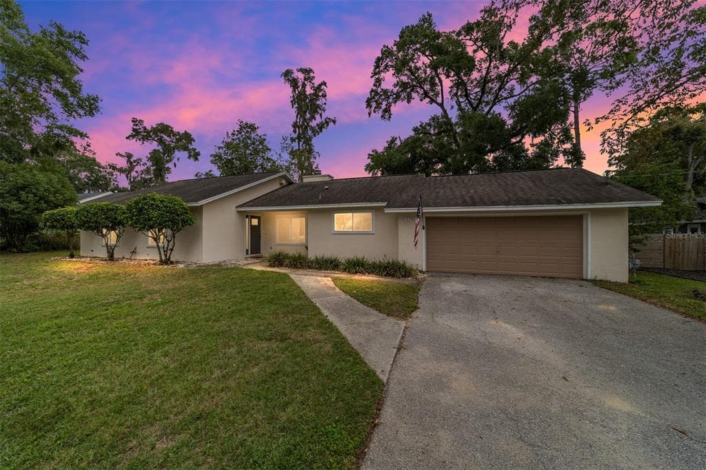 1761 SE 38TH AVENUE - 3bd/2ba - $334,750 - OCALA, FL