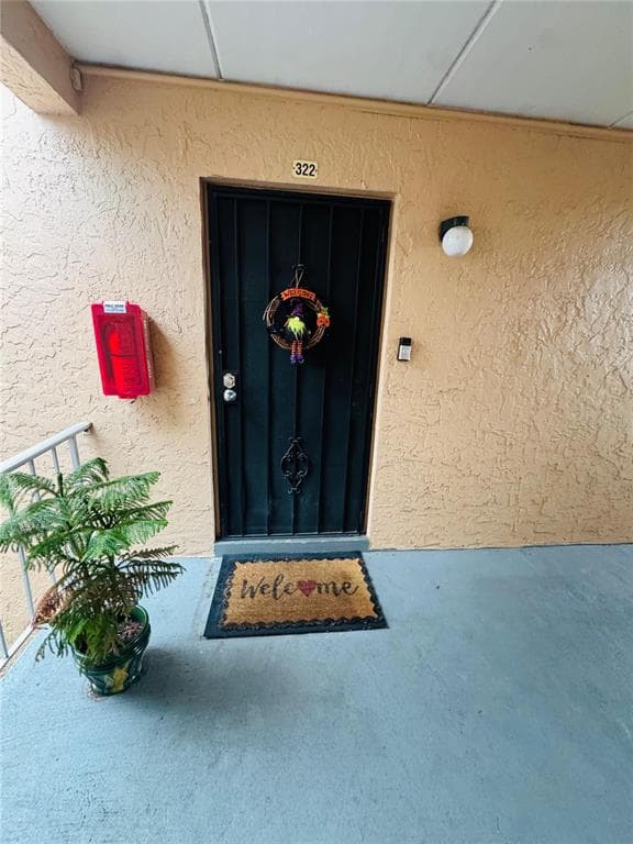 4724 CHRISTA COURT UNIT 322 - 3bd/2ba - $225,000 - TAMPA, FL