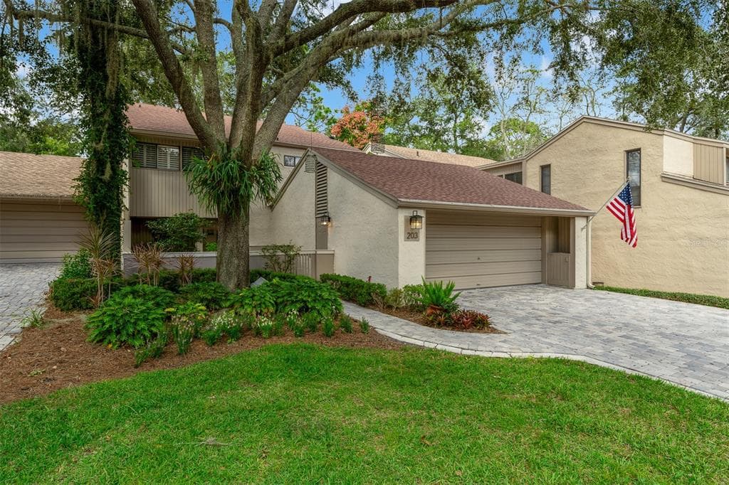 203 WEEPING ELM LANE - 2bd/3ba - $465,000 - LONGWOOD, FL