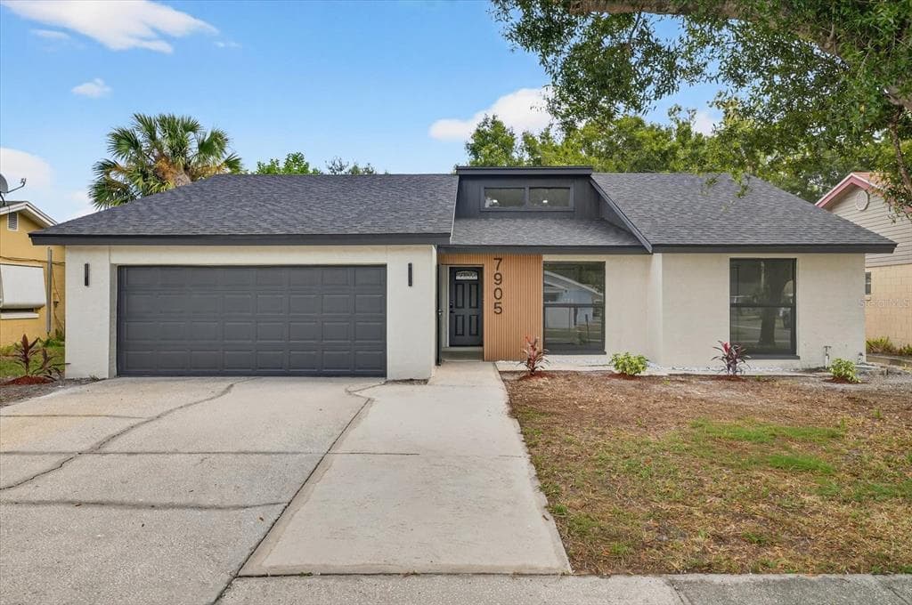 7905 TIMBERLANE WEST DRIVE - 3bd/2ba - $439,900 - TAMPA, FL