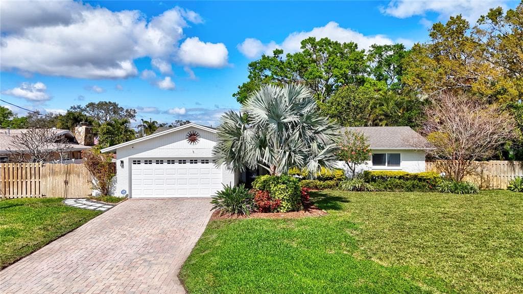 1389 47TH AVENUE NE - 3bd/2ba - $949,999 - ST PETERSBURG, FL