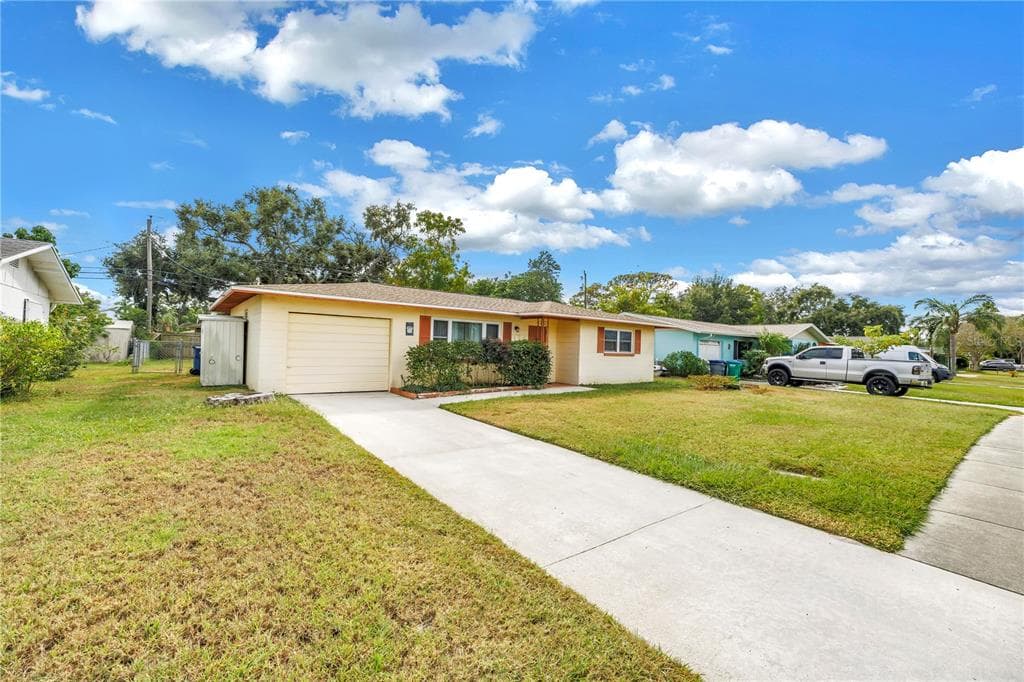11050 102ND AVENUE - 2bd/1ba - $275,000 - SEMINOLE, FL