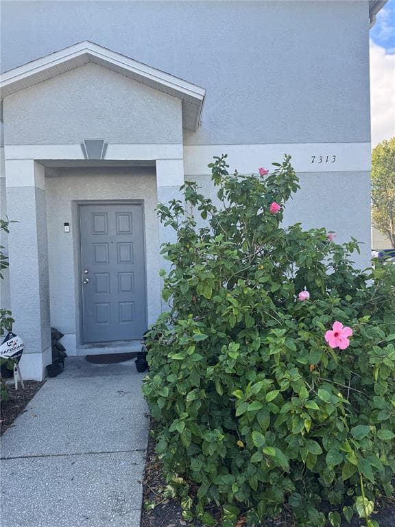 7313 E BANK DRIVE - 3bd/3ba - $179,900 - TAMPA, FL