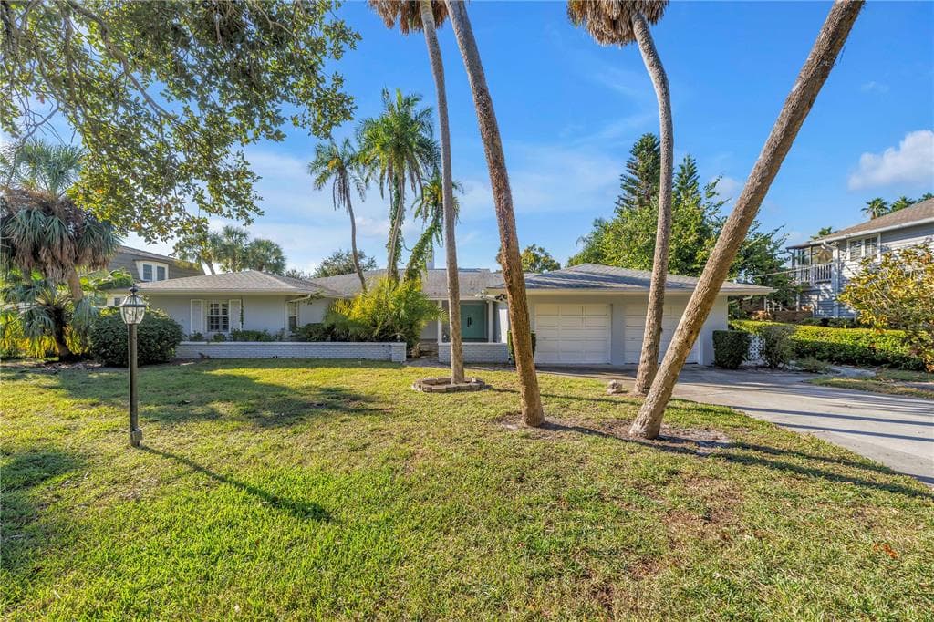 222 HARBOR VIEW LANE - 3bd/4ba - $2,695,000 - LARGO, FL