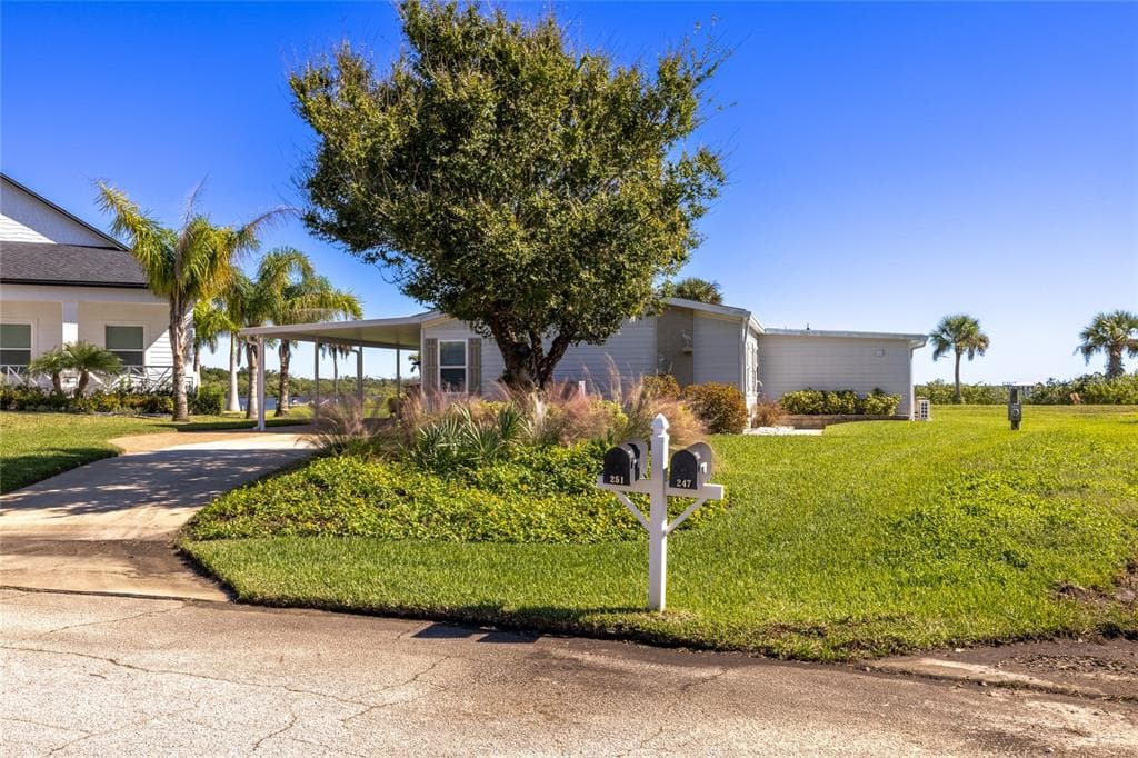 251 GOLDEN BAY BOULEVARD - Interior/Exterior Photo 3 - OAK HILL, FL