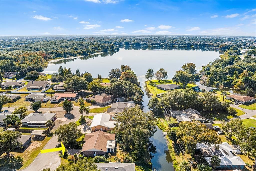 185 LAGOON ROAD - Interior/Exterior Photo 2 - WINTER HAVEN, FL