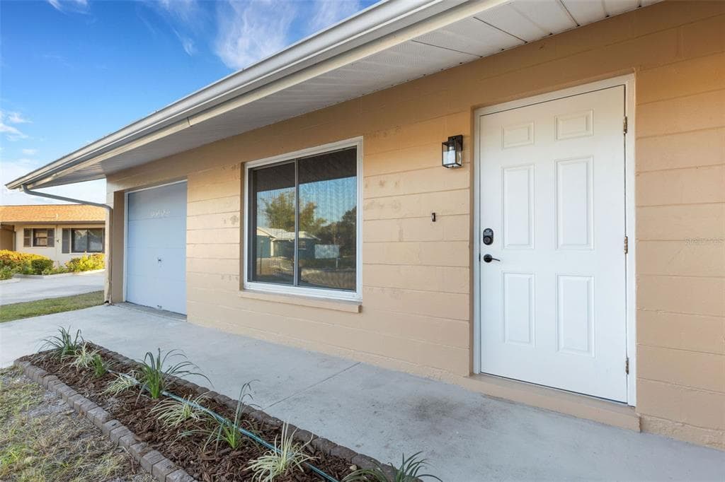 5356 CASTLEMAN DRIVE - Interior/Exterior Photo 3 - SARASOTA, FL