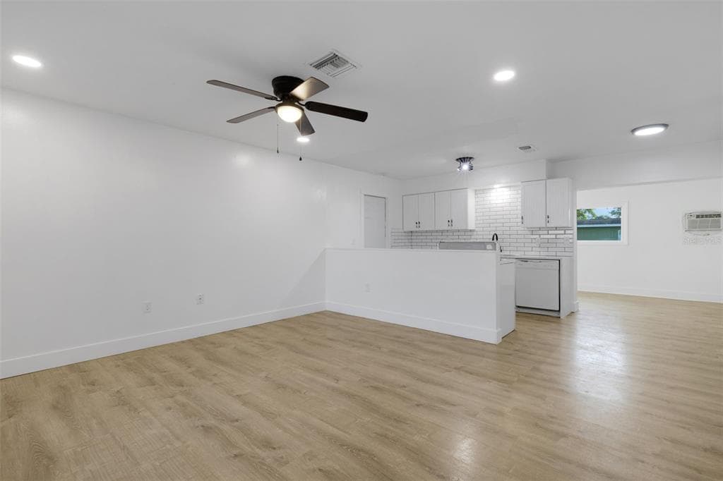 5356 CASTLEMAN DRIVE - Interior/Exterior Photo 4 - SARASOTA, FL