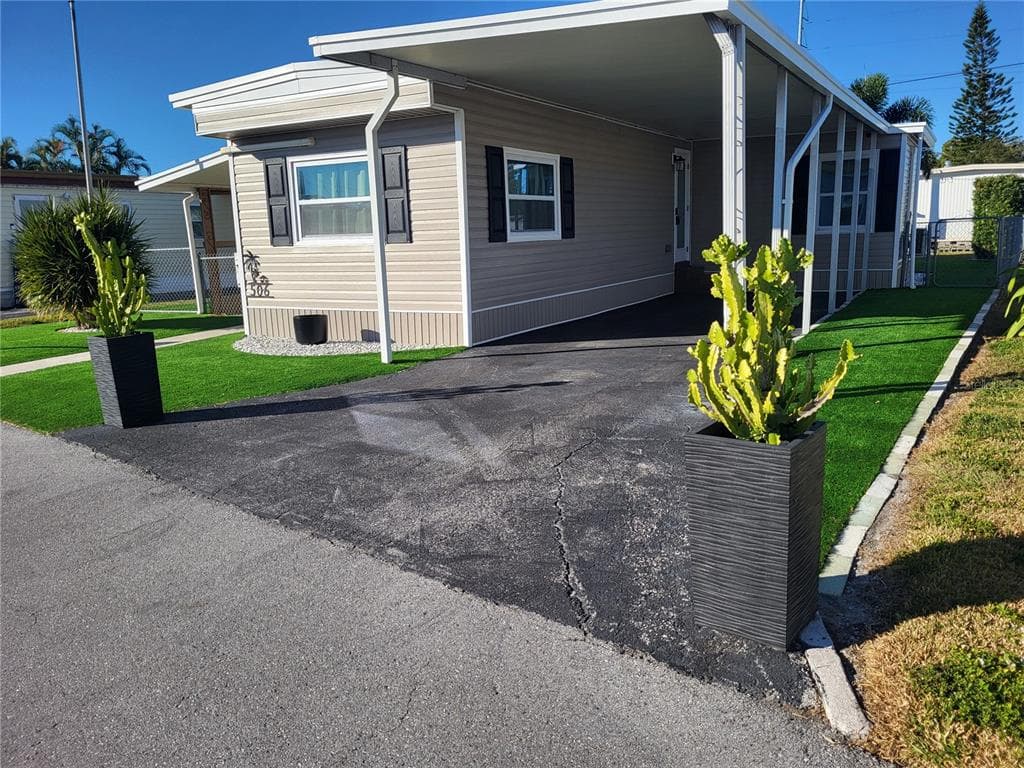 6580 SEMINOLE BOULEVARD UNIT 506 - Interior/Exterior Photo 2 - SEMINOLE, FL
