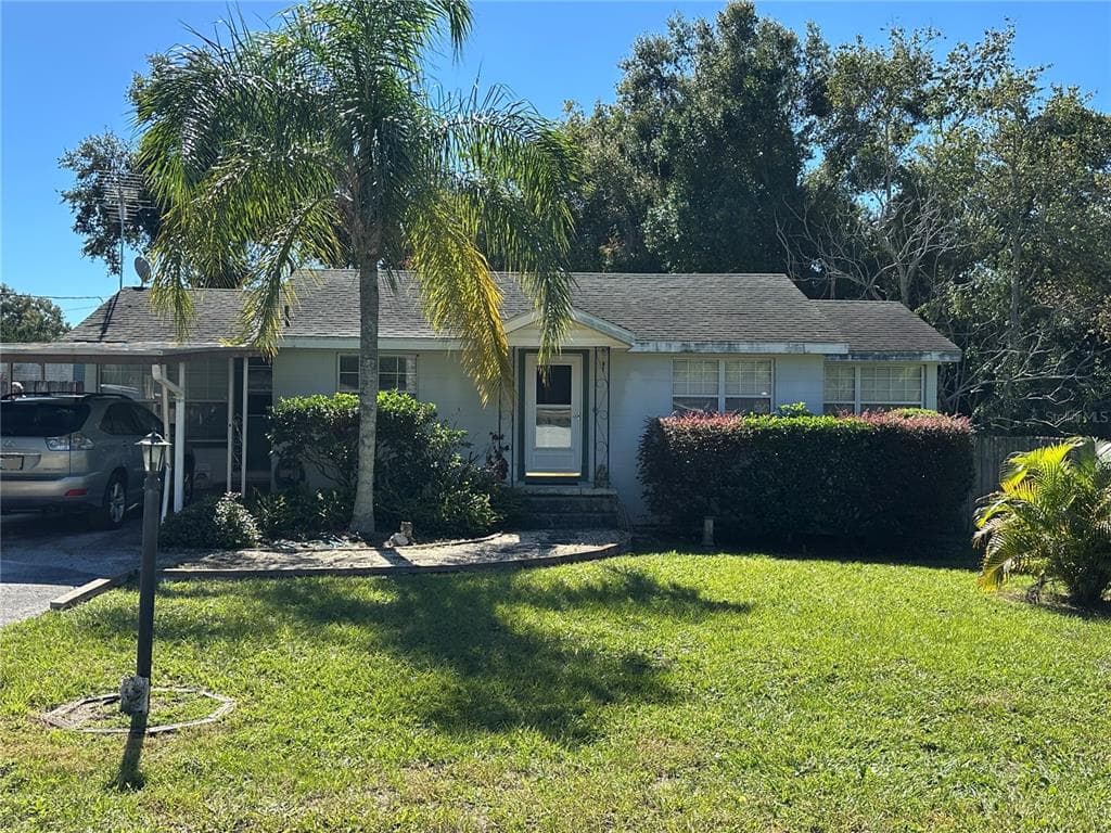 131 LUCERNE DRIVE - 3bd/2ba - $269,000 - DEBARY, FL