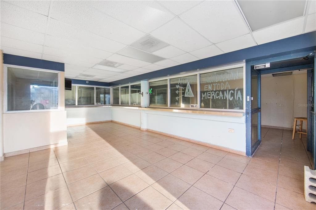 2043 AVENIDA BORINQUEN - Interior/Exterior Photo 3 - SAN JUAN, PR