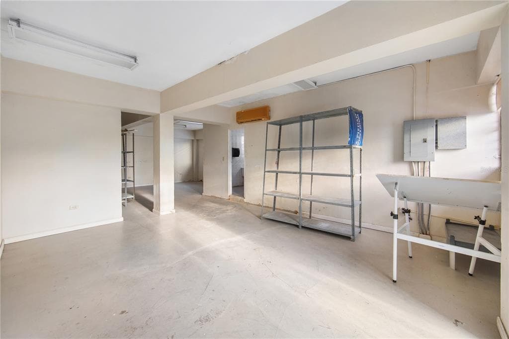 2043 AVENIDA BORINQUEN - Interior/Exterior Photo 5 - SAN JUAN, PR