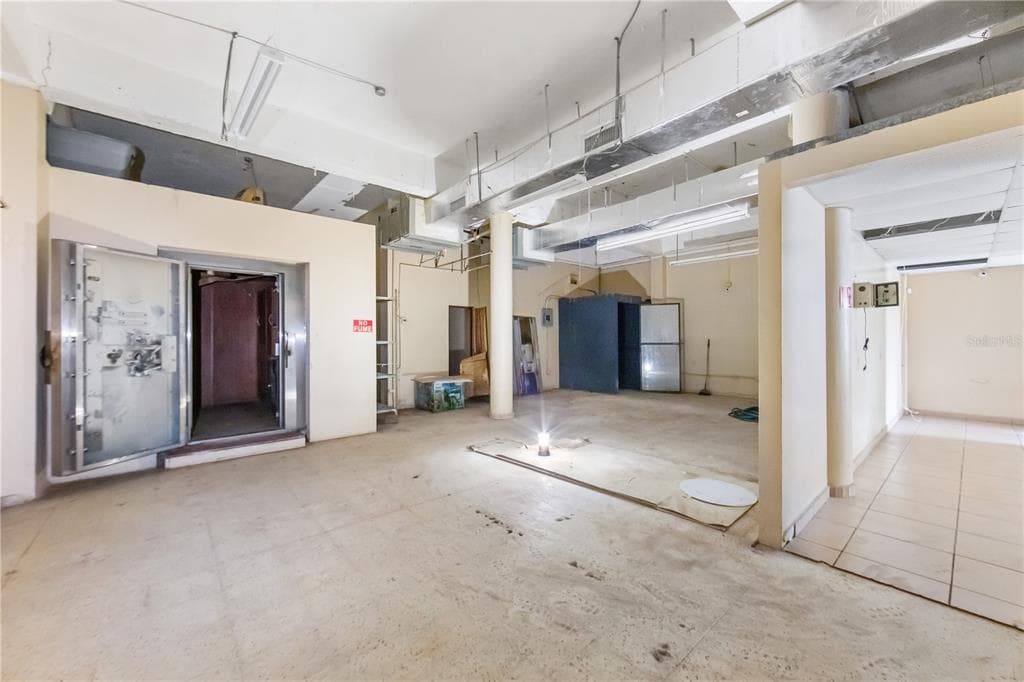 2043 AVENIDA BORINQUEN - Interior/Exterior Photo 4 - SAN JUAN, PR