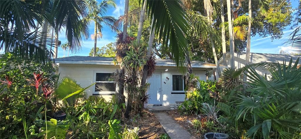 3665 42ND AVENUE N - 2bd/1ba - $200,000 - ST PETERSBURG, FL