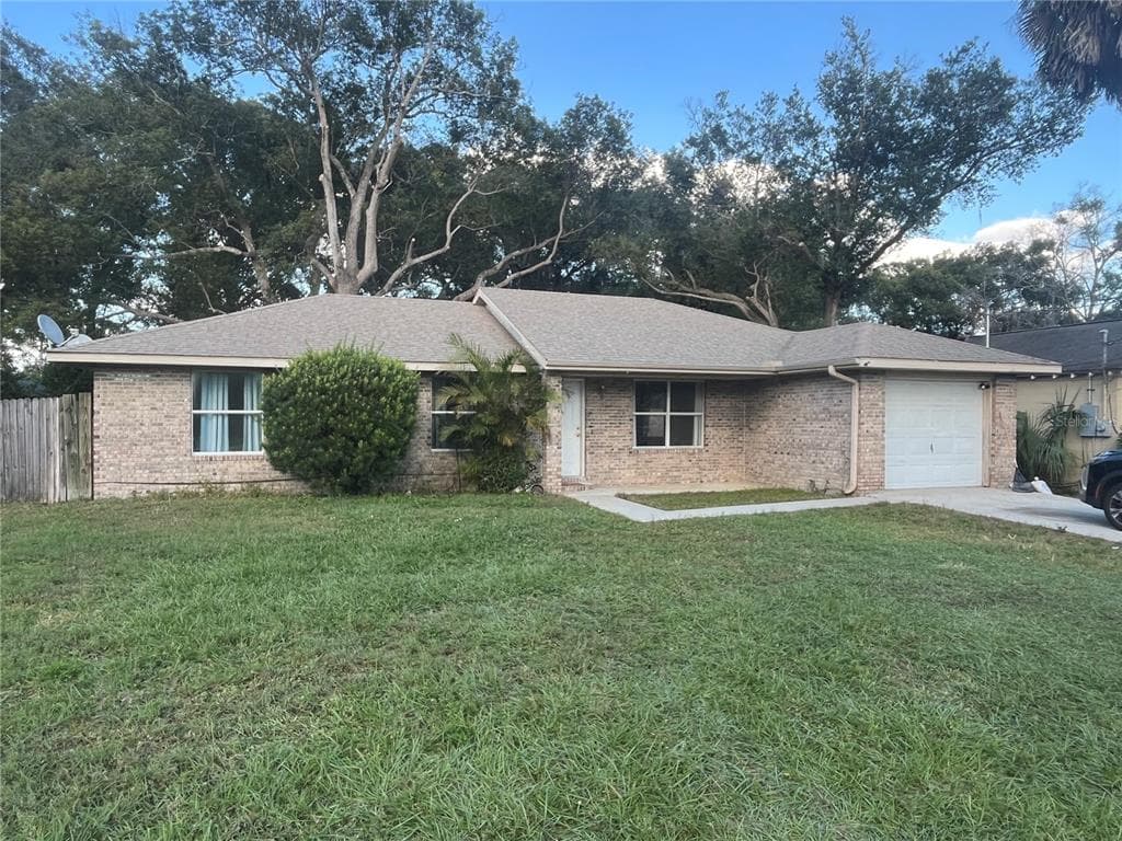 138 DEBARY DRIVE - 3bd/2ba - $249,950 - DEBARY, FL