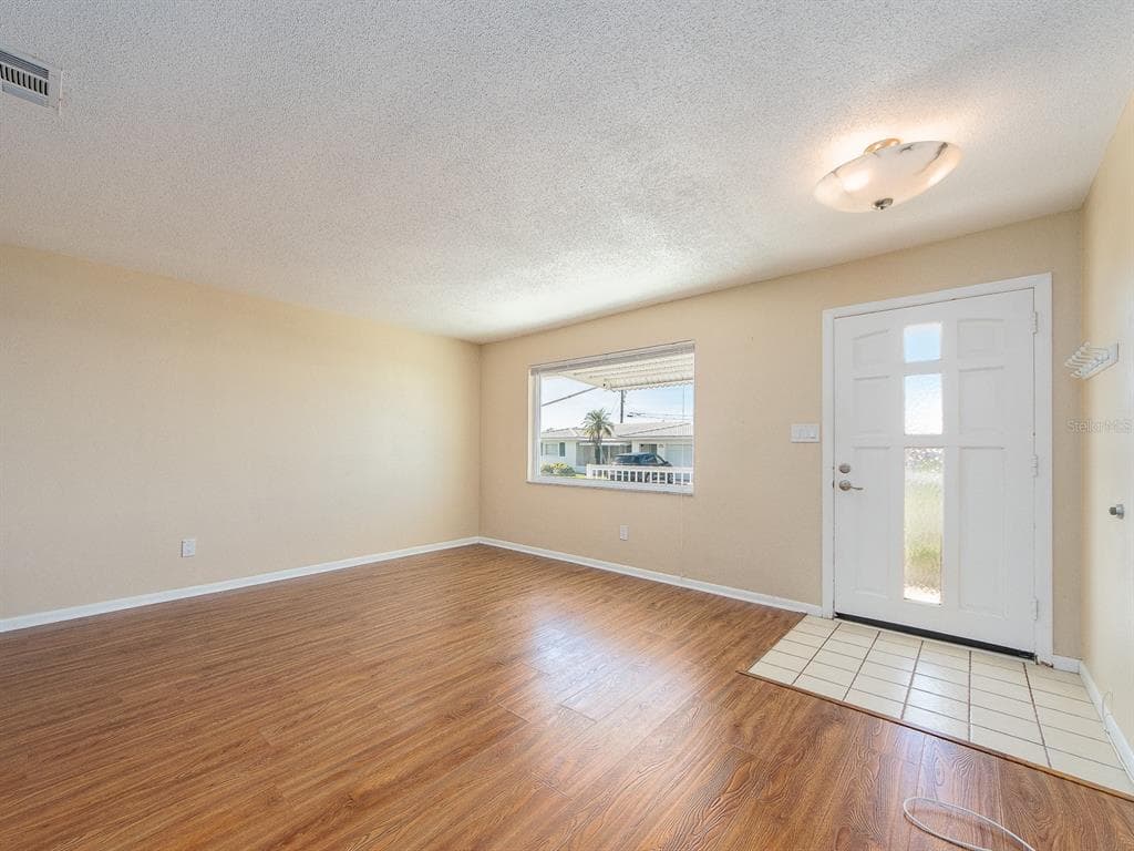 9157 140TH WAY - Interior/Exterior Photo 5 - SEMINOLE, FL