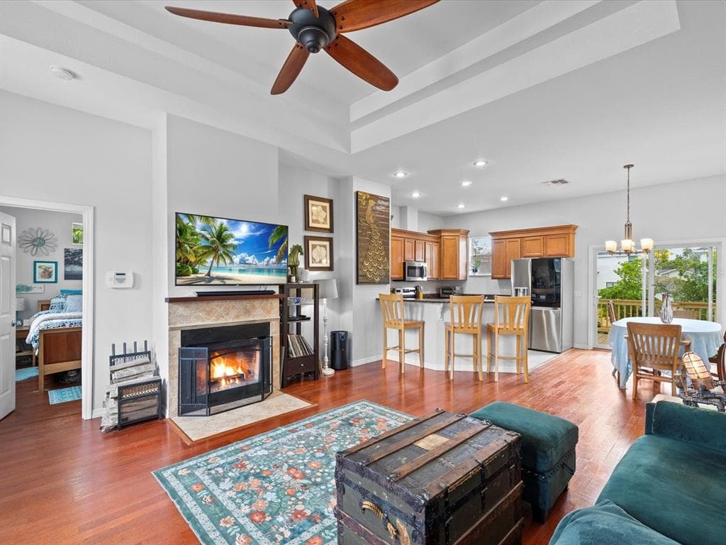 404 E CHELSEA STREET - Interior/Exterior Photo 3 - TAMPA, FL