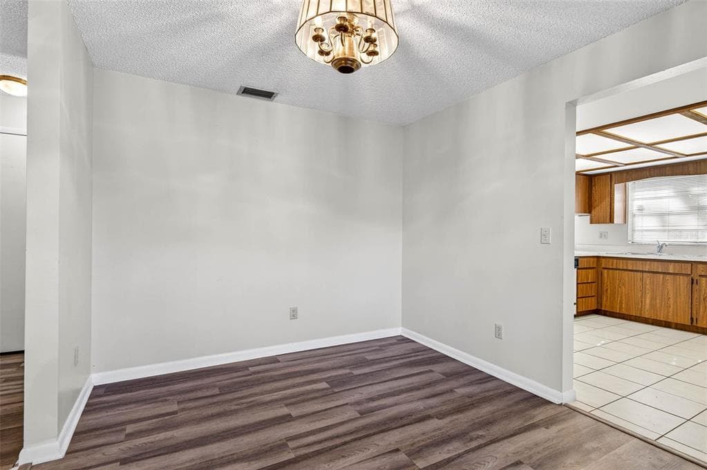 5615 N MCKAY AVENUE - Interior/Exterior Photo 5 - TAMPA, FL