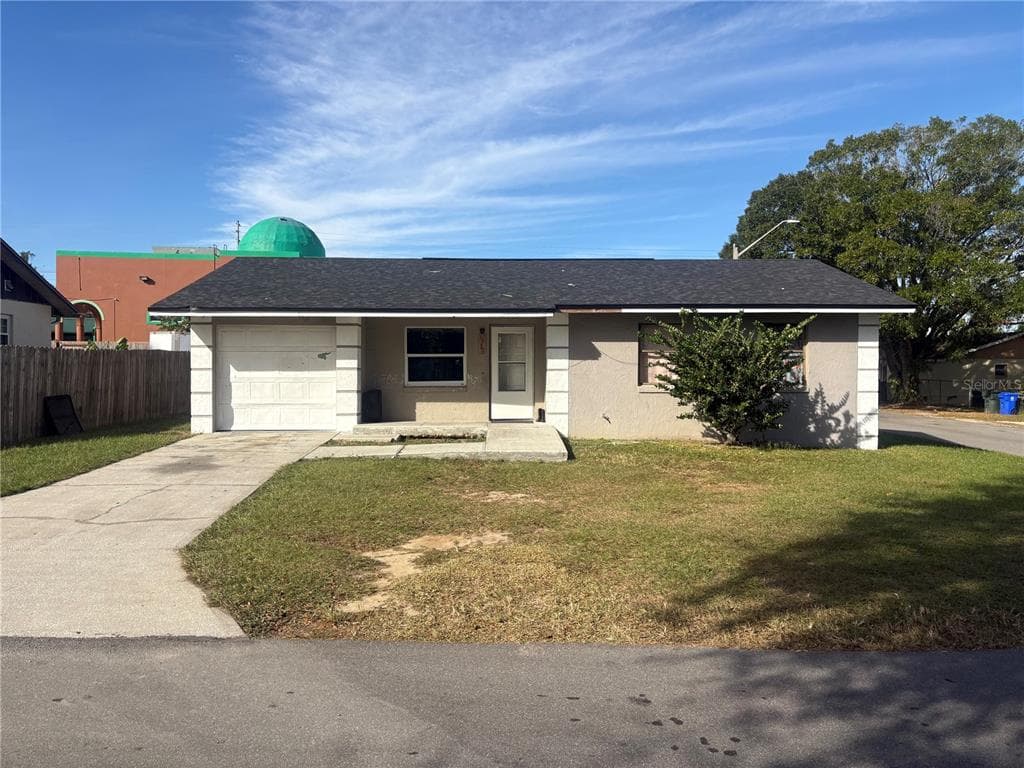 1630 FRUITWOOD DRIVE - 5bd/3ba - $239,000 - LAKELAND, FL