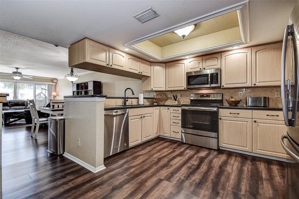 14859 SEMINOLE TRAIL - Interior/Exterior Photo 4 - SEMINOLE, FL