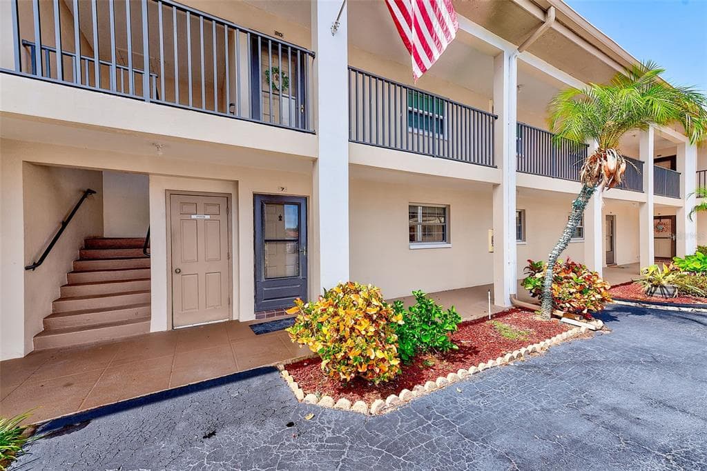 10280 IMPERIAL POINT DRIVE W UNIT 7 - Interior/Exterior Photo 2 - LARGO, FL