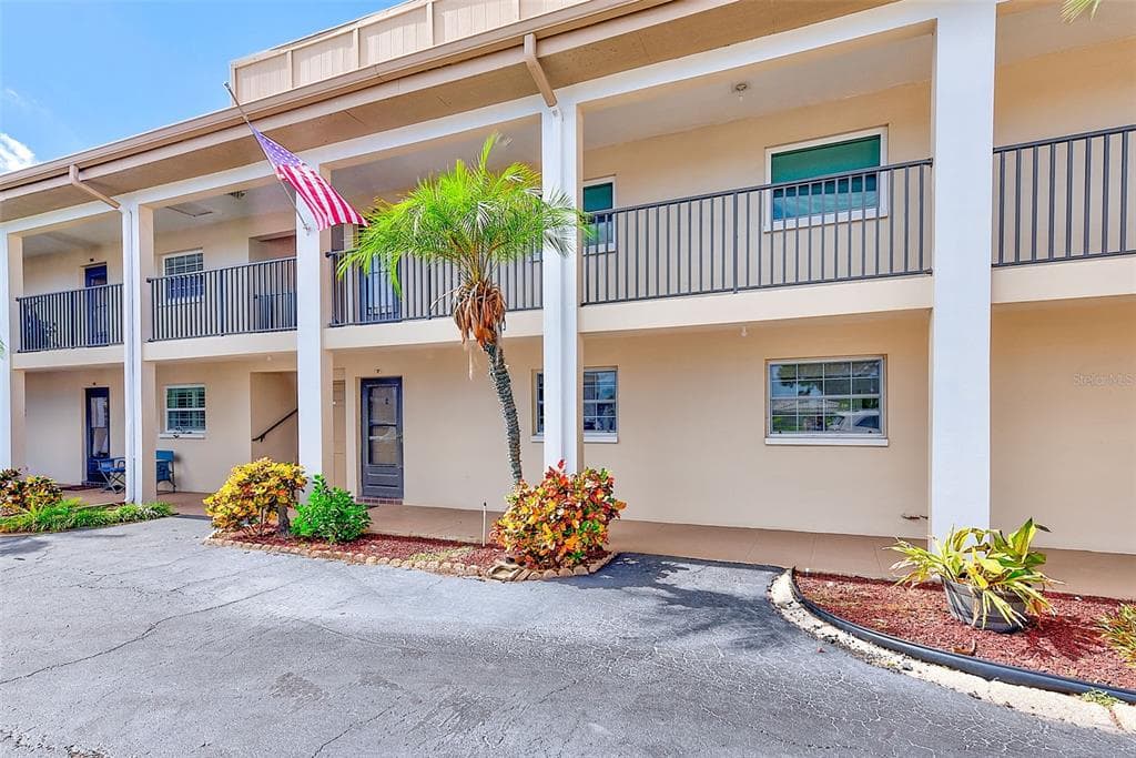 10280 IMPERIAL POINT DRIVE W UNIT 7 - Interior/Exterior Photo 3 - LARGO, FL