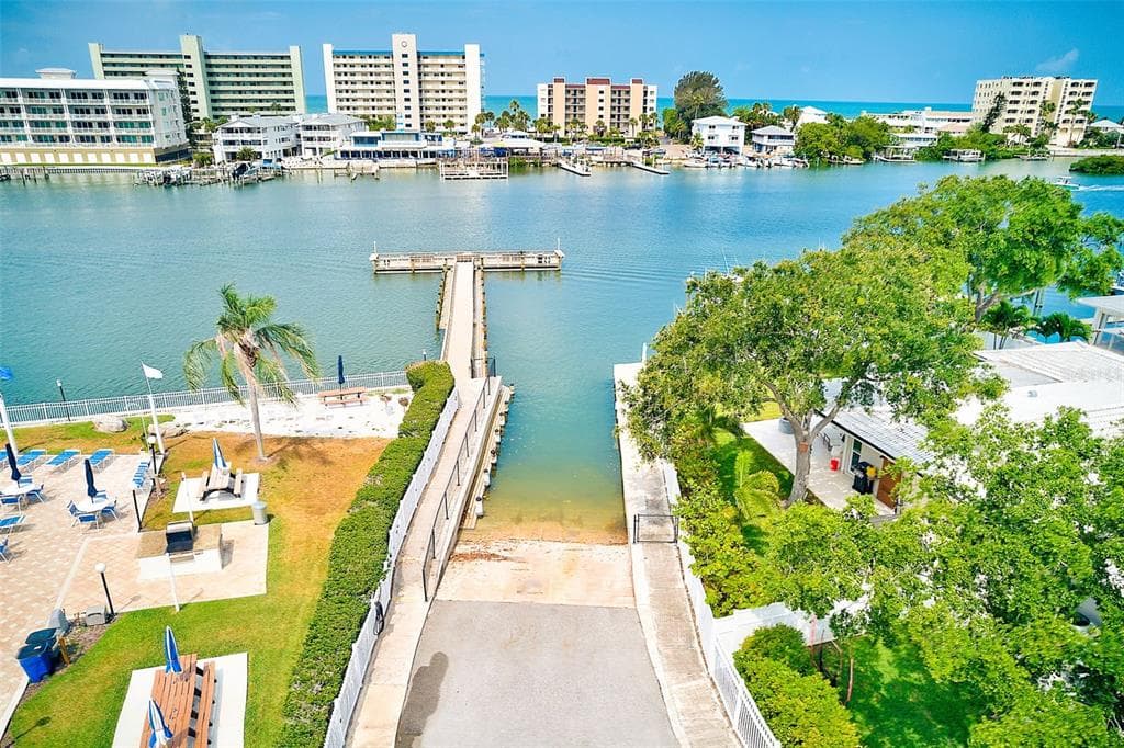 10280 IMPERIAL POINT DRIVE W UNIT 7 - Interior/Exterior Photo 5 - LARGO, FL