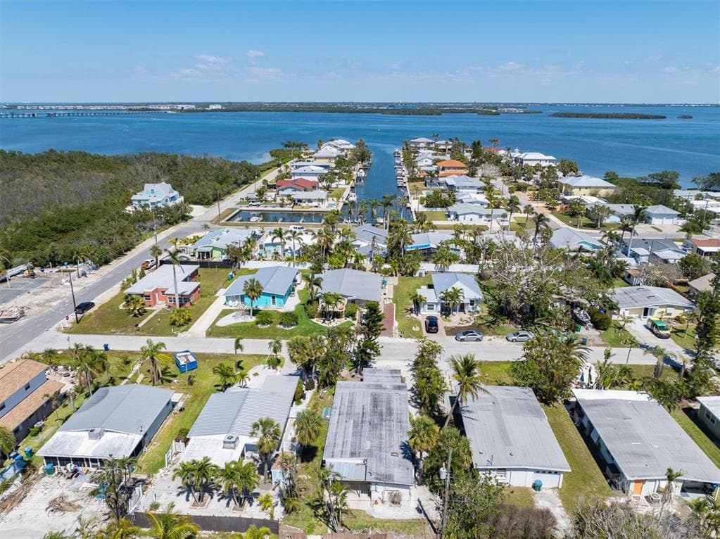 2714 AVENUE C - Interior/Exterior Photo 5 - HOLMES BEACH, FL