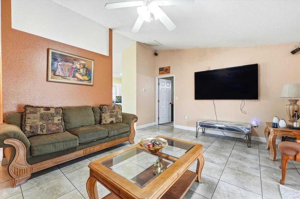 1211 LAKE LOOP - Interior/Exterior Photo 5 - WINTER HAVEN, FL