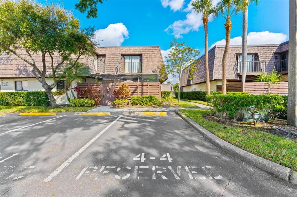 15233 W POND WOODS DRIVE UNIT 404 - Interior/Exterior Photo 2 - TAMPA, FL