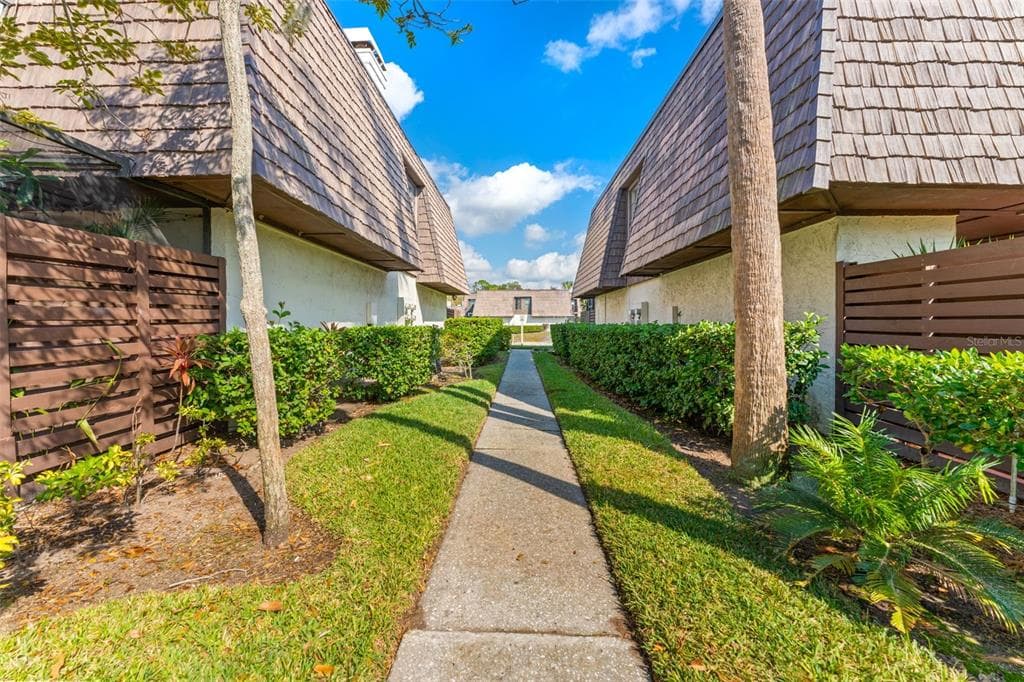 15233 W POND WOODS DRIVE UNIT 404 - Interior/Exterior Photo 3 - TAMPA, FL