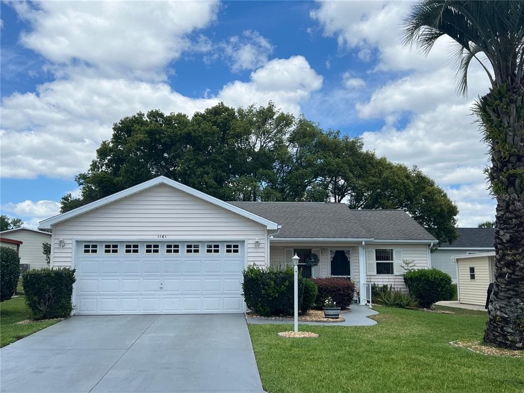 1161 DEL TORO DRIVE - 2bd/2ba - $239,500 - LADY LAKE, FL