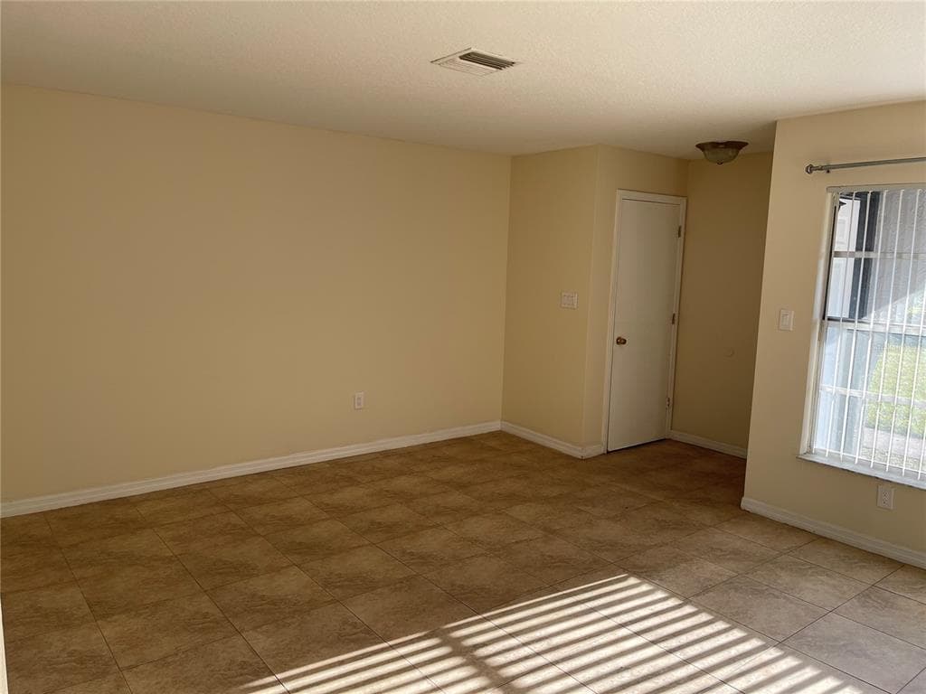 325 DUNDEE DRIVE - Interior/Exterior Photo 4 - POINCIANA, FL