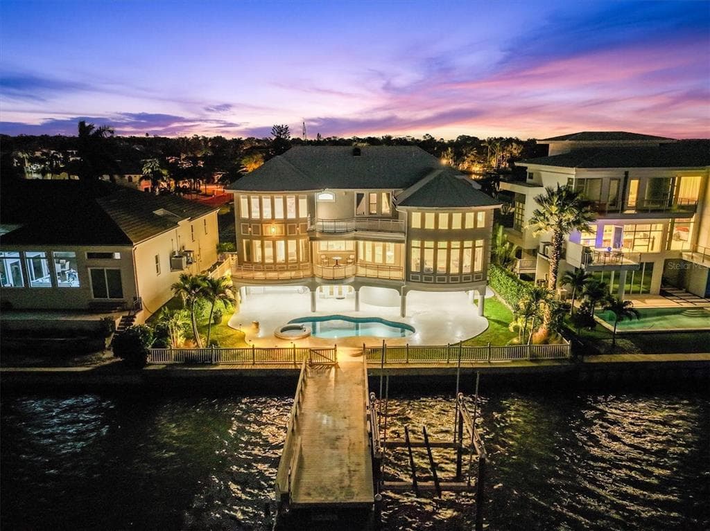402 BUTTONWOOD LANE - 5bd/4ba - $3,850,000 - LARGO, FL