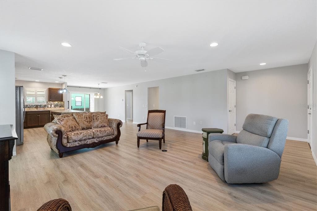 706 JASON DRIVE - Interior/Exterior Photo 5 - LADY LAKE, FL