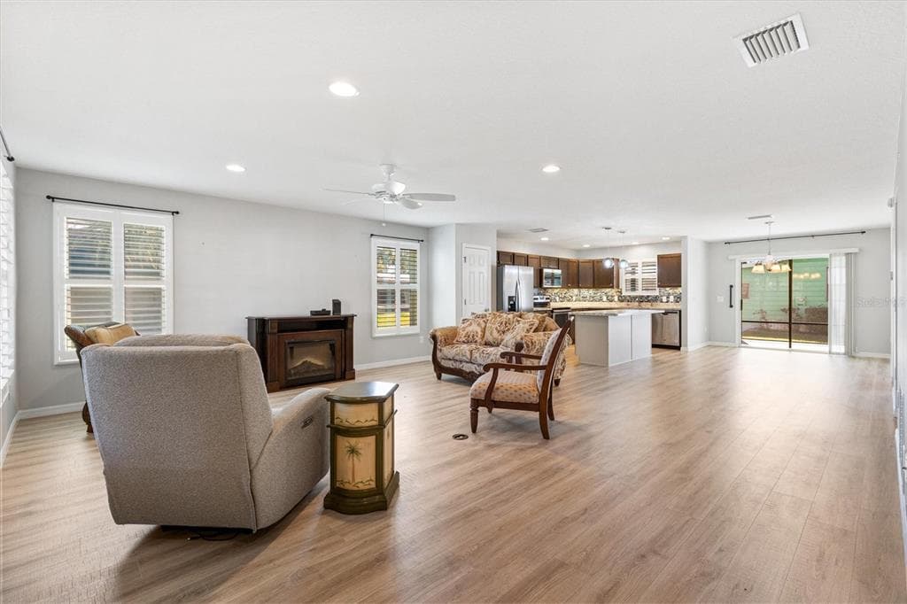 706 JASON DRIVE - Interior/Exterior Photo 4 - LADY LAKE, FL